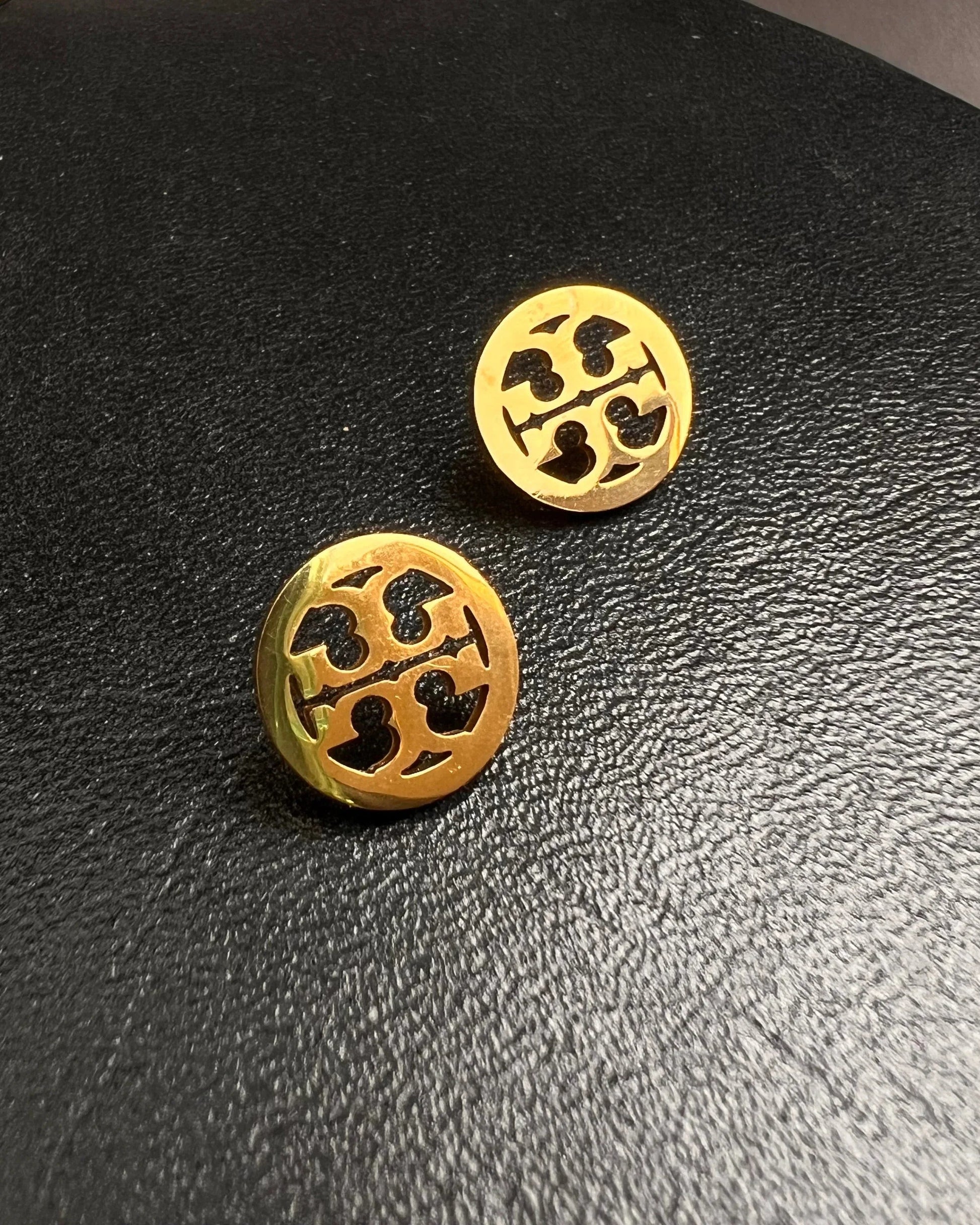 T&B Round studs - Zaivraat