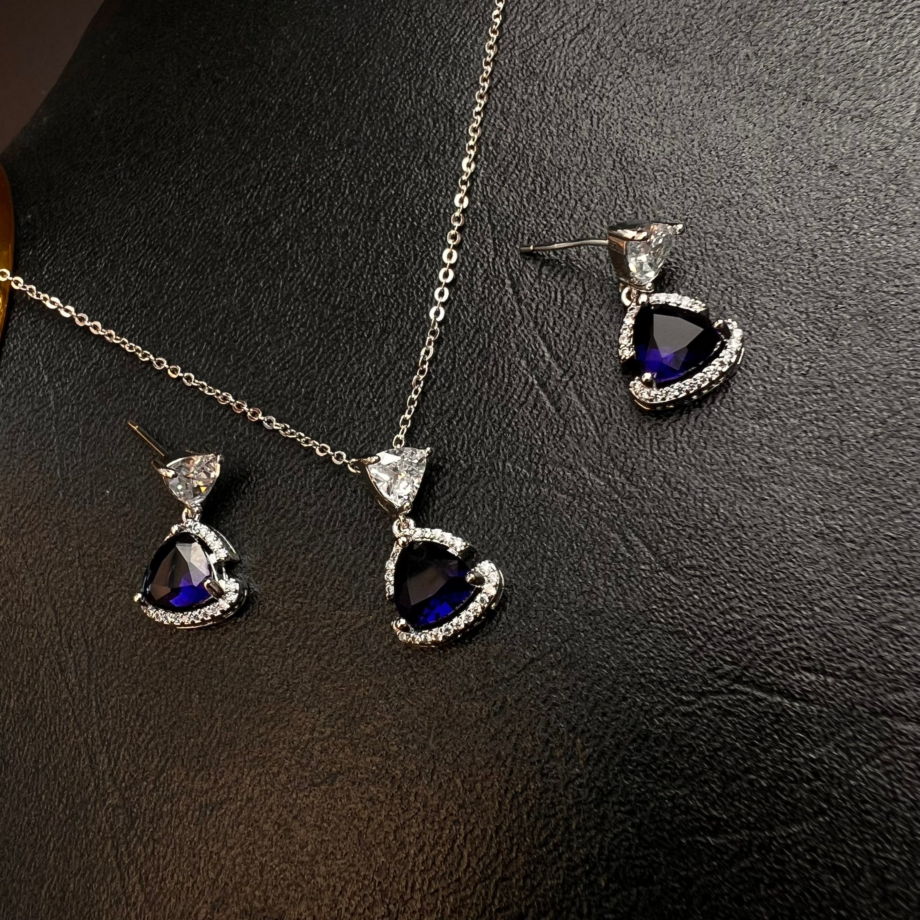 Essence Sapphire Set