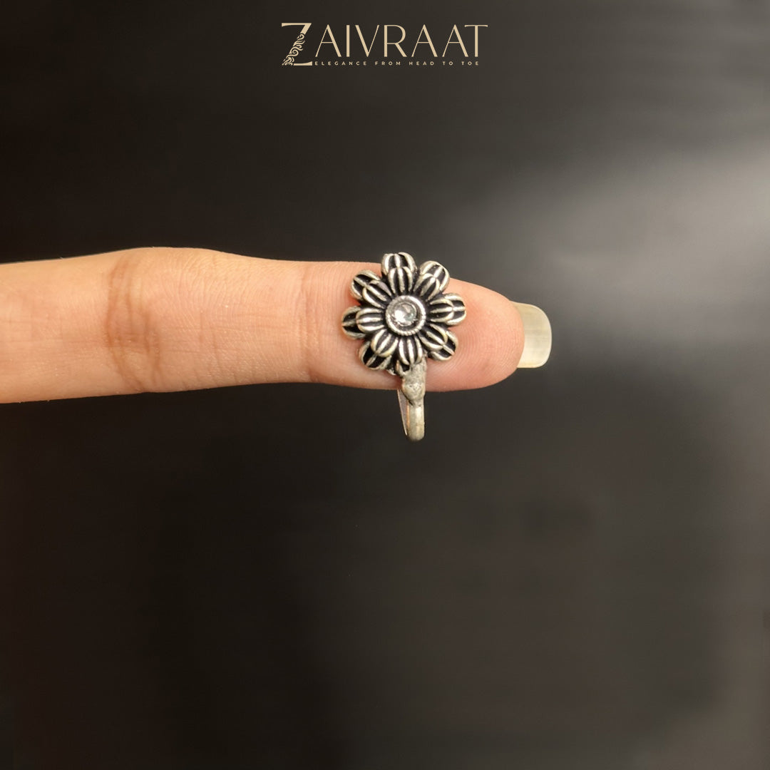 Daisy - Antique Nose Ring