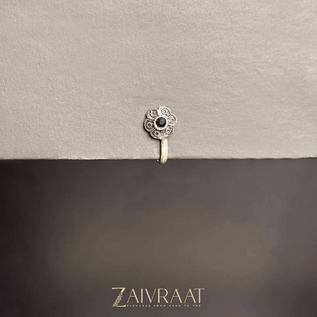 Ufuq - Antique Nose Ring (Black)