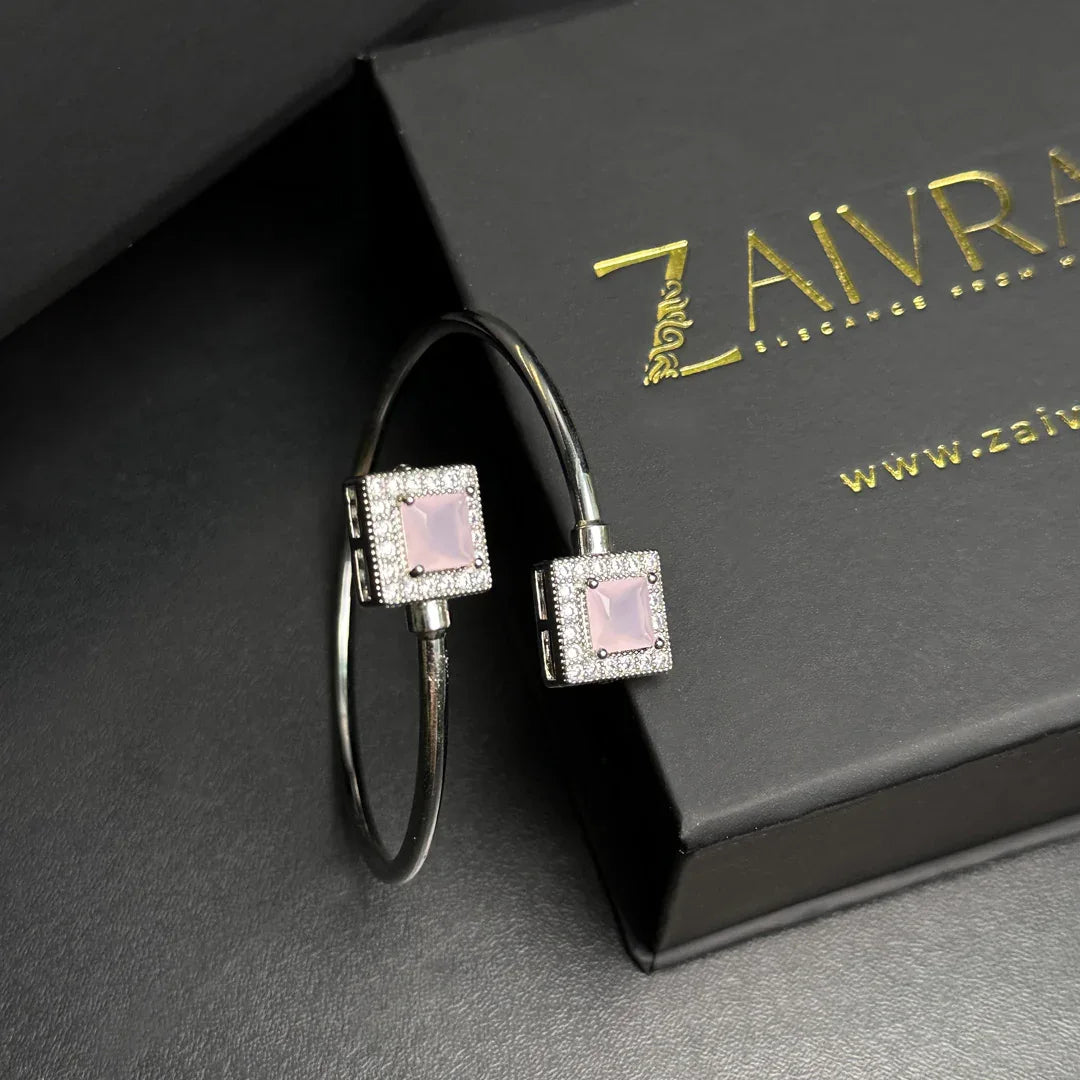 Designer Cuff Bracelet - Zaivraat