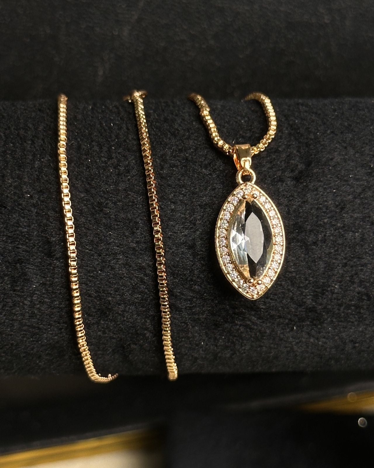 Long Marquise Necklace Golden