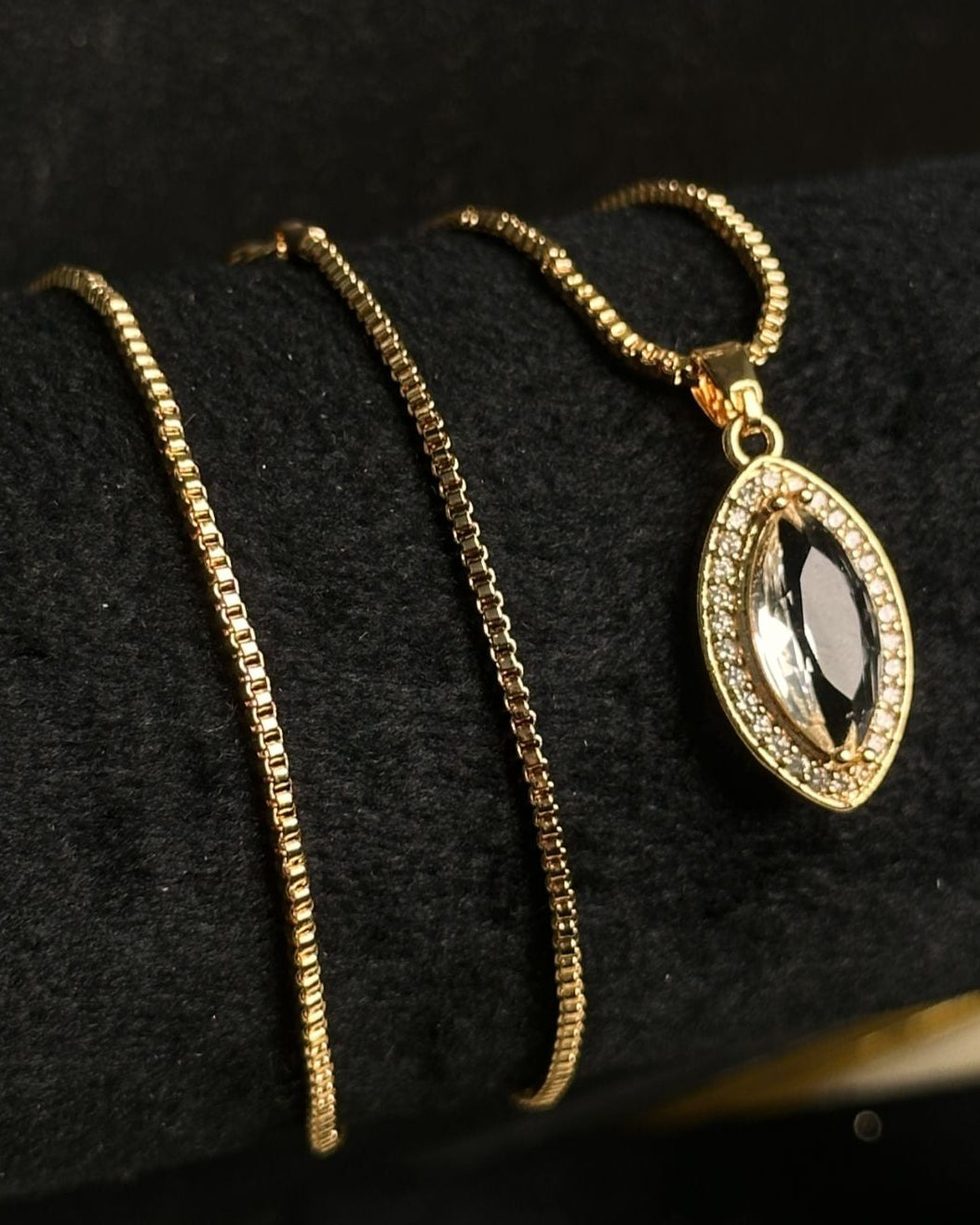 Long Marquise Necklace Golden