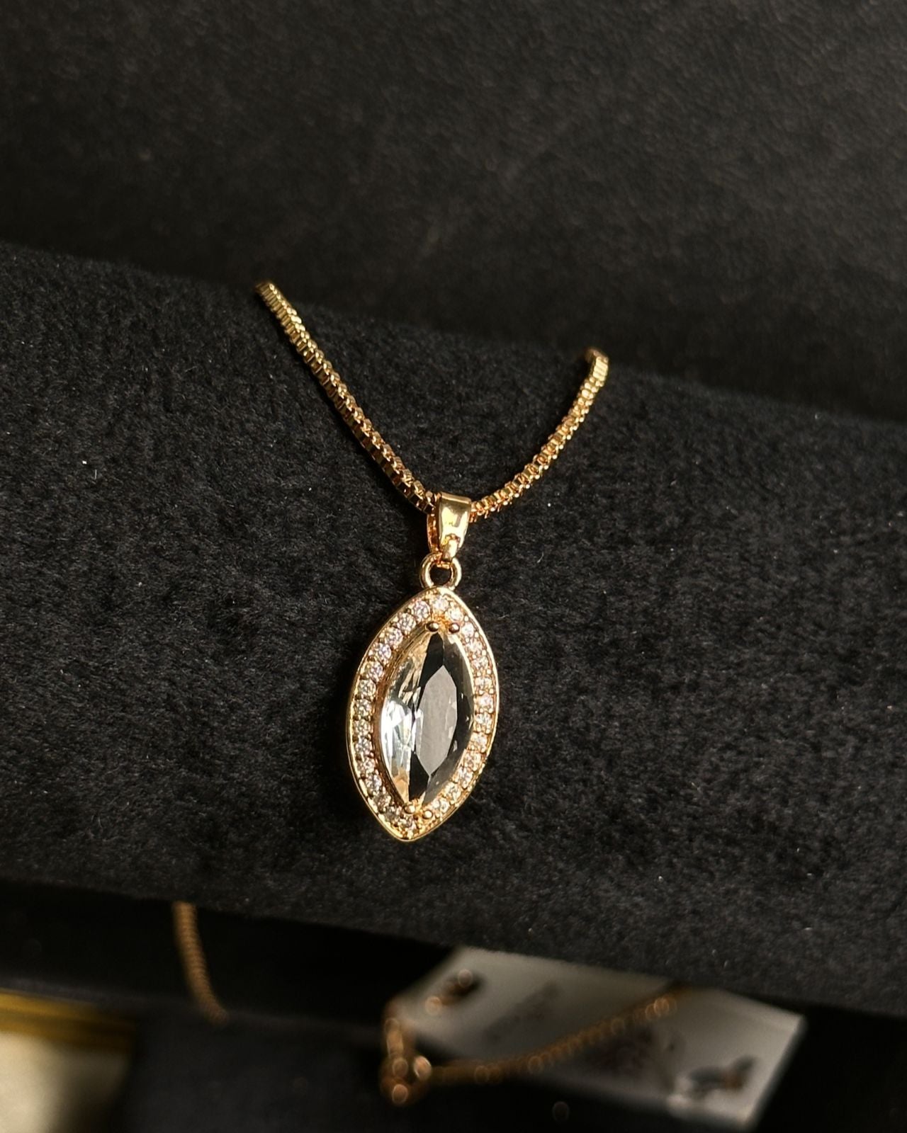 Long Marquise Necklace Golden