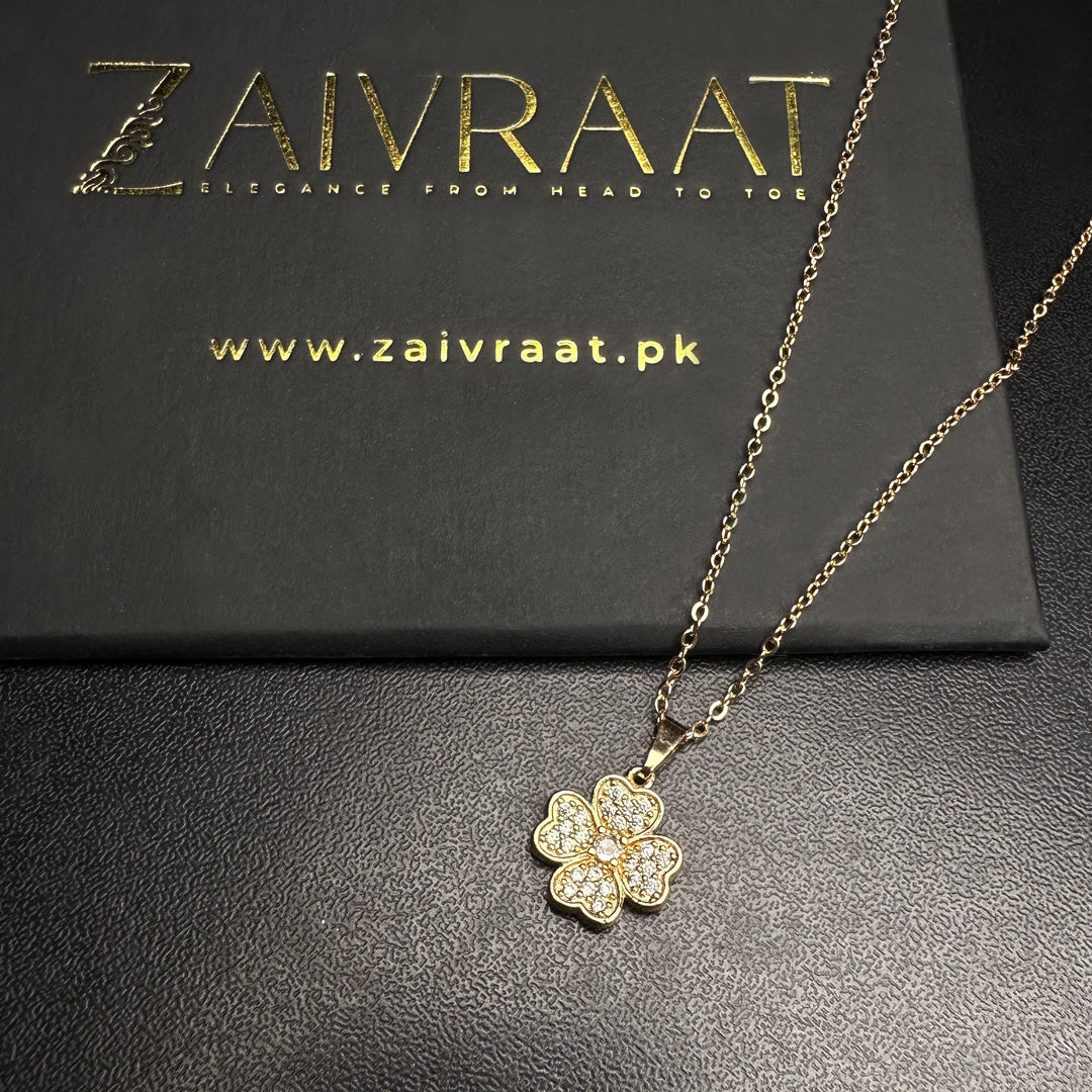 Gold Sparkling Clover Pendant