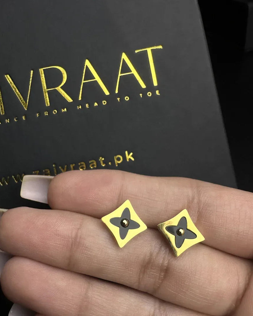 Clover Studs 1 - Zaivraat