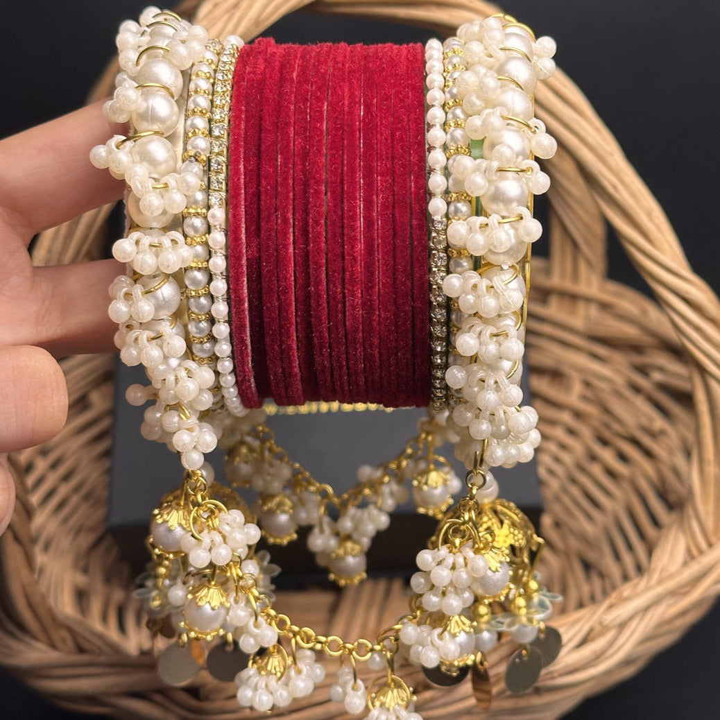 UNS - Velvet  Pearl Hanging Set