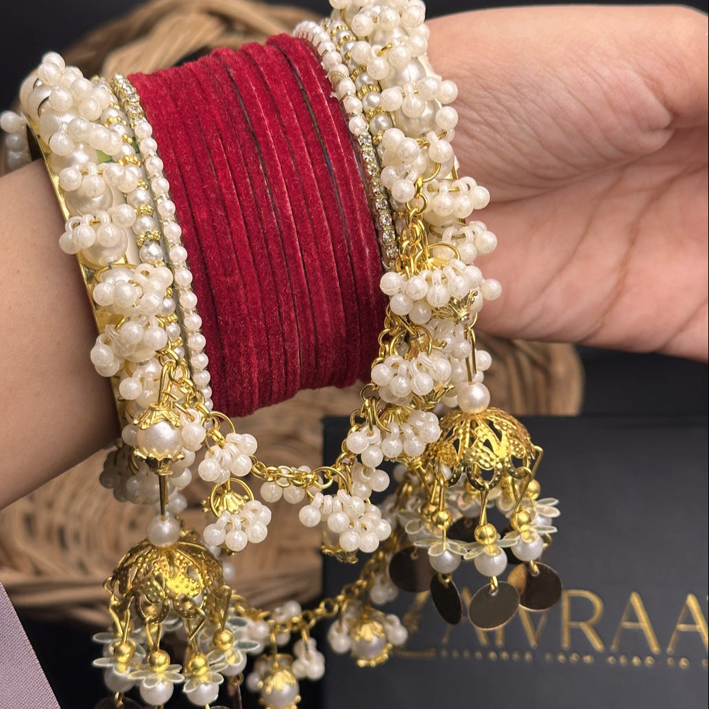 UNS - Velvet  Pearl Hanging Set