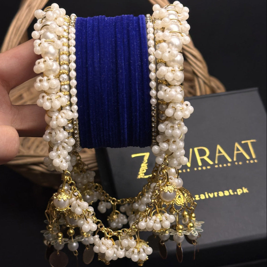 UNS - Velvet  Pearl Hanging Set