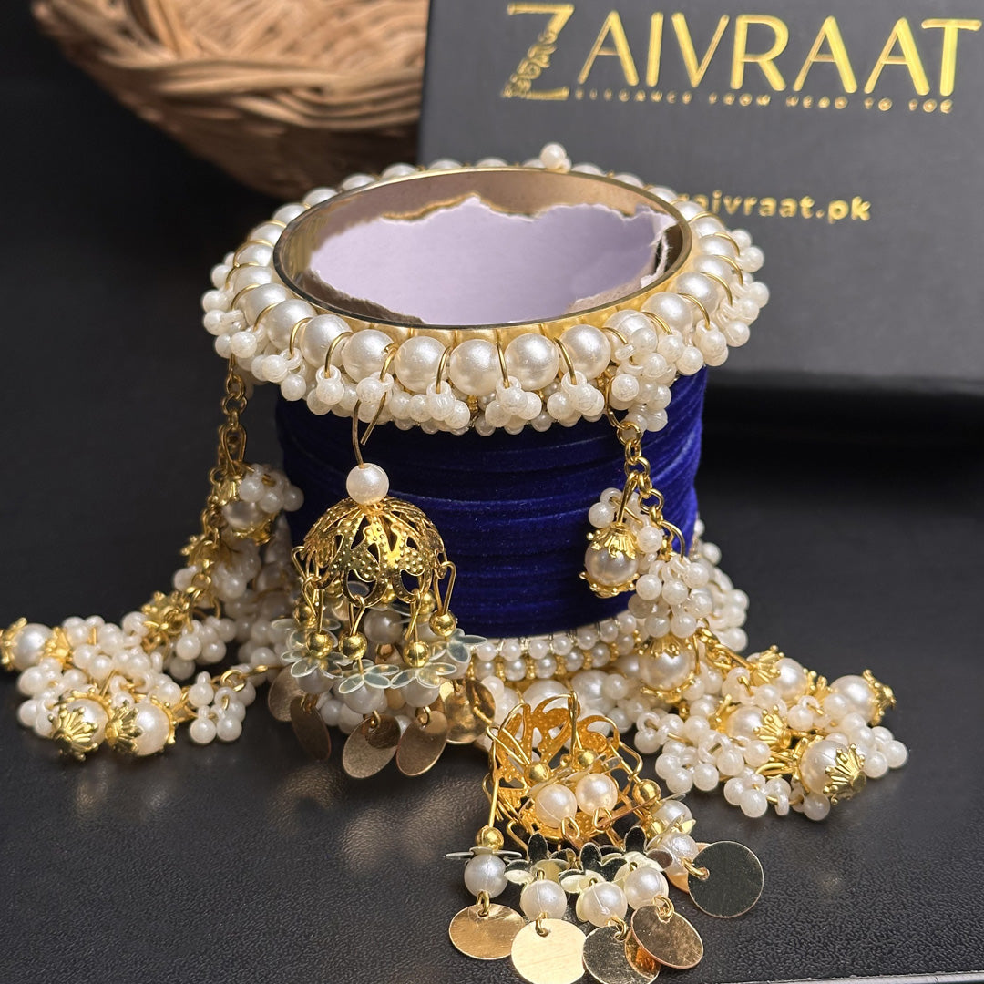 UNS - Velvet  Pearl Hanging Set