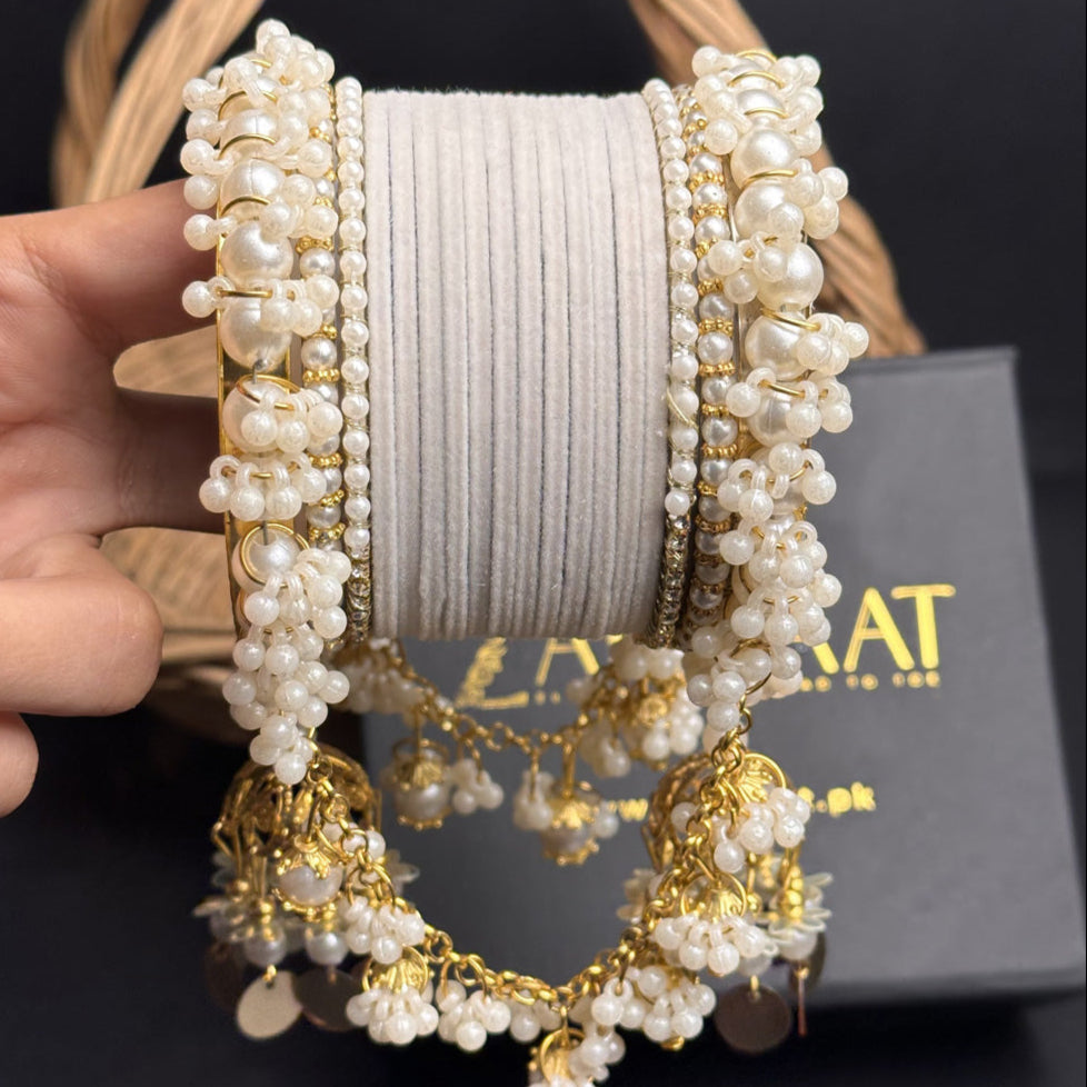 UNS - Velvet  Pearl Hanging Set