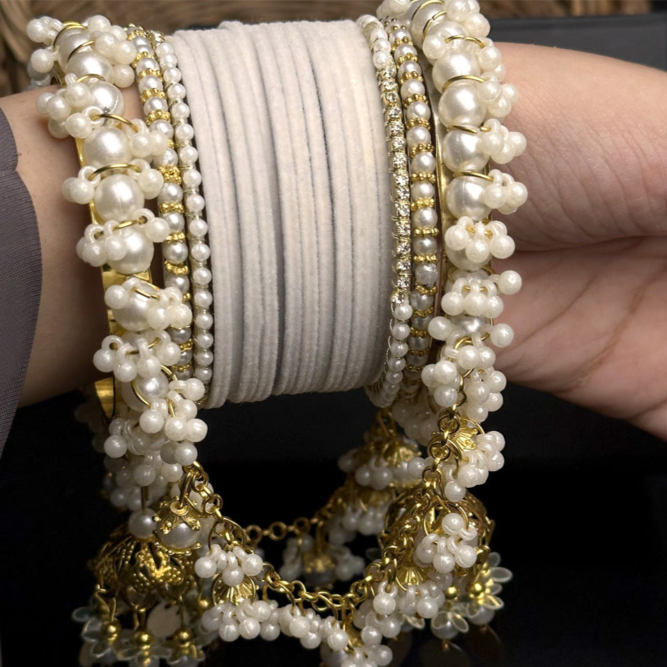 UNS - Velvet  Pearl Hanging Set