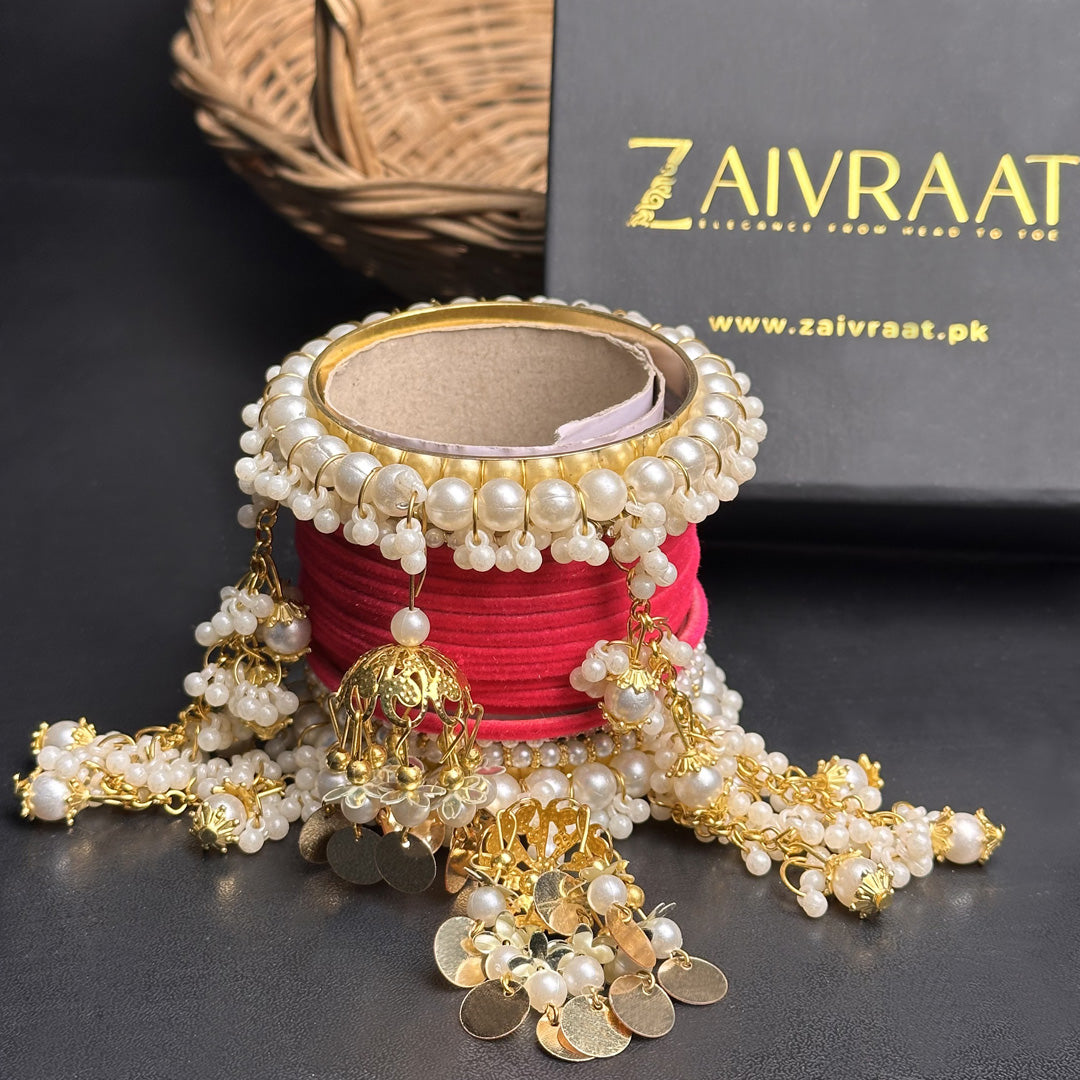 UNS - Velvet  Pearl Hanging Set