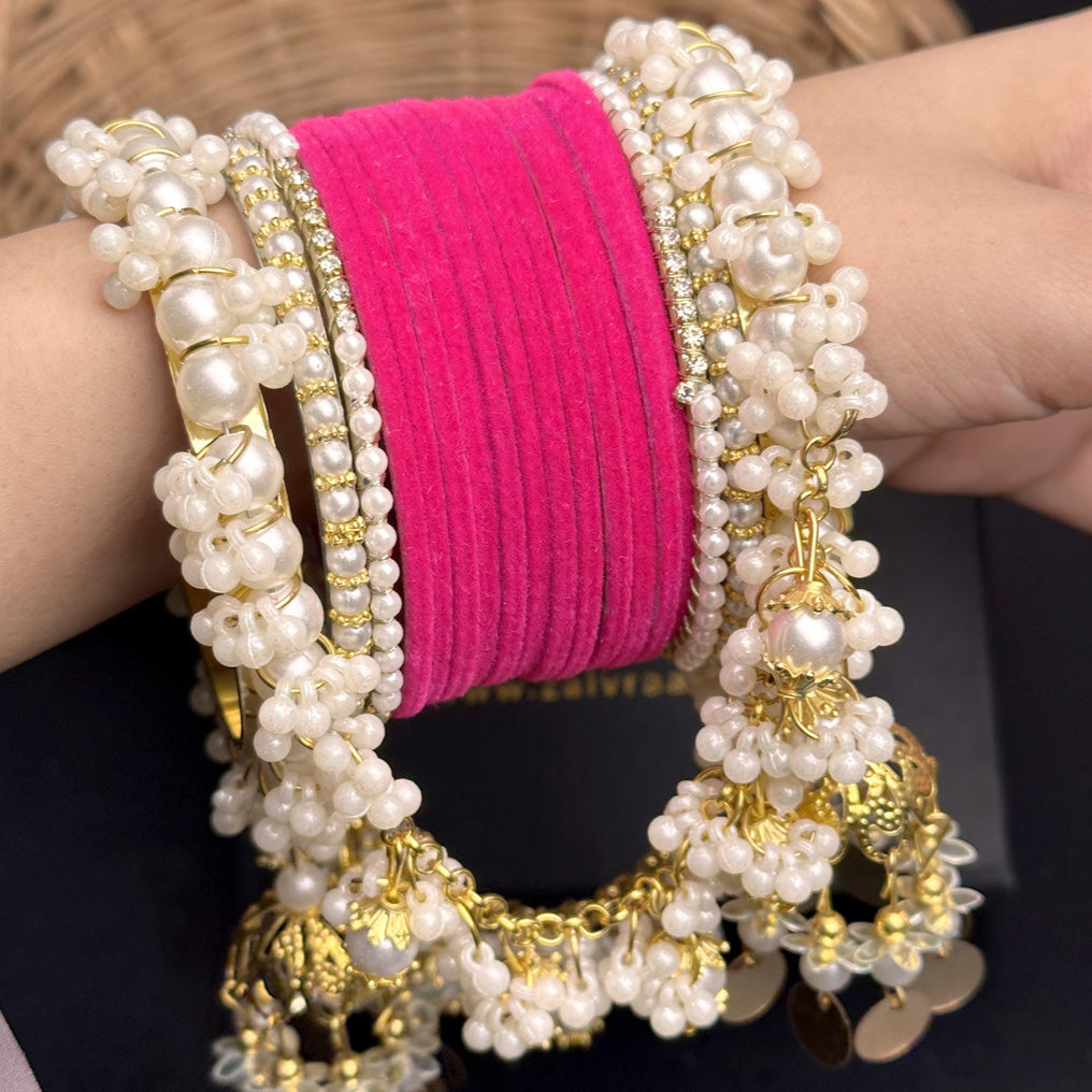 UNS - Velvet  Pearl Hanging Set