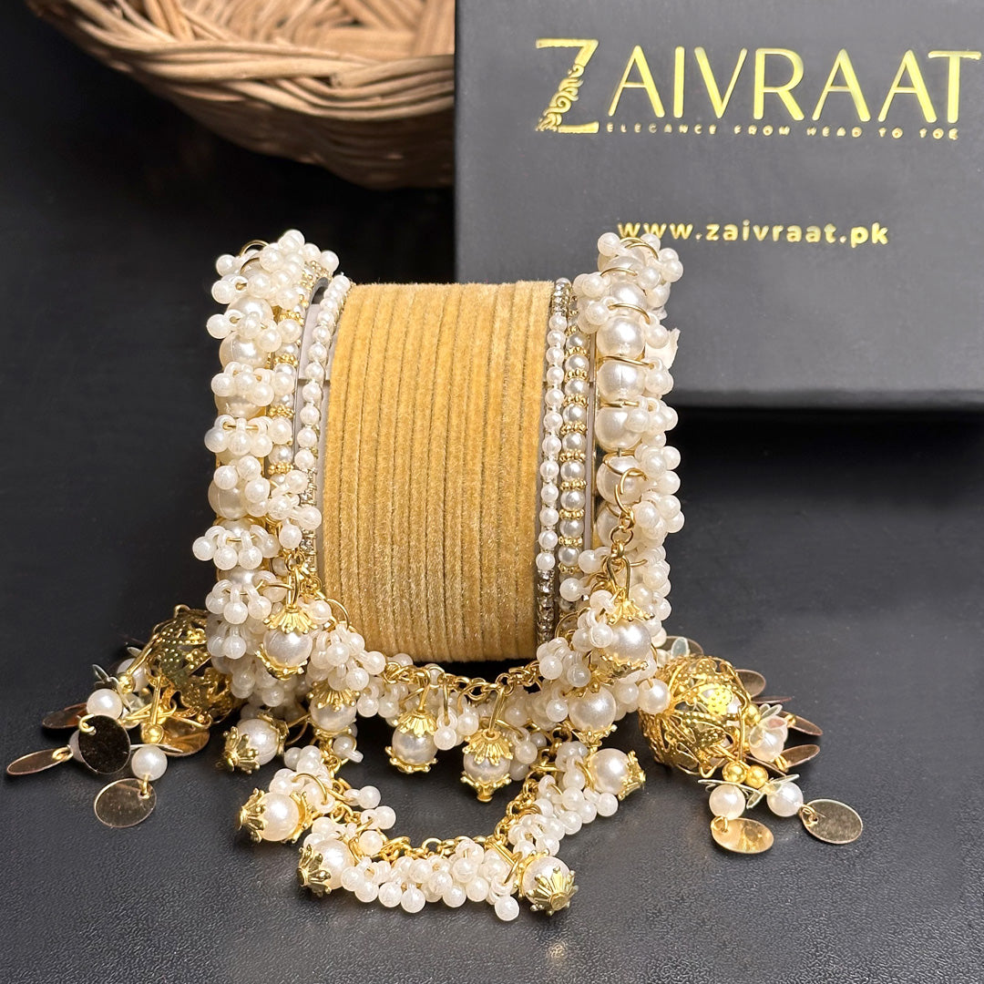 UNS - Velvet  Pearl Hanging Set