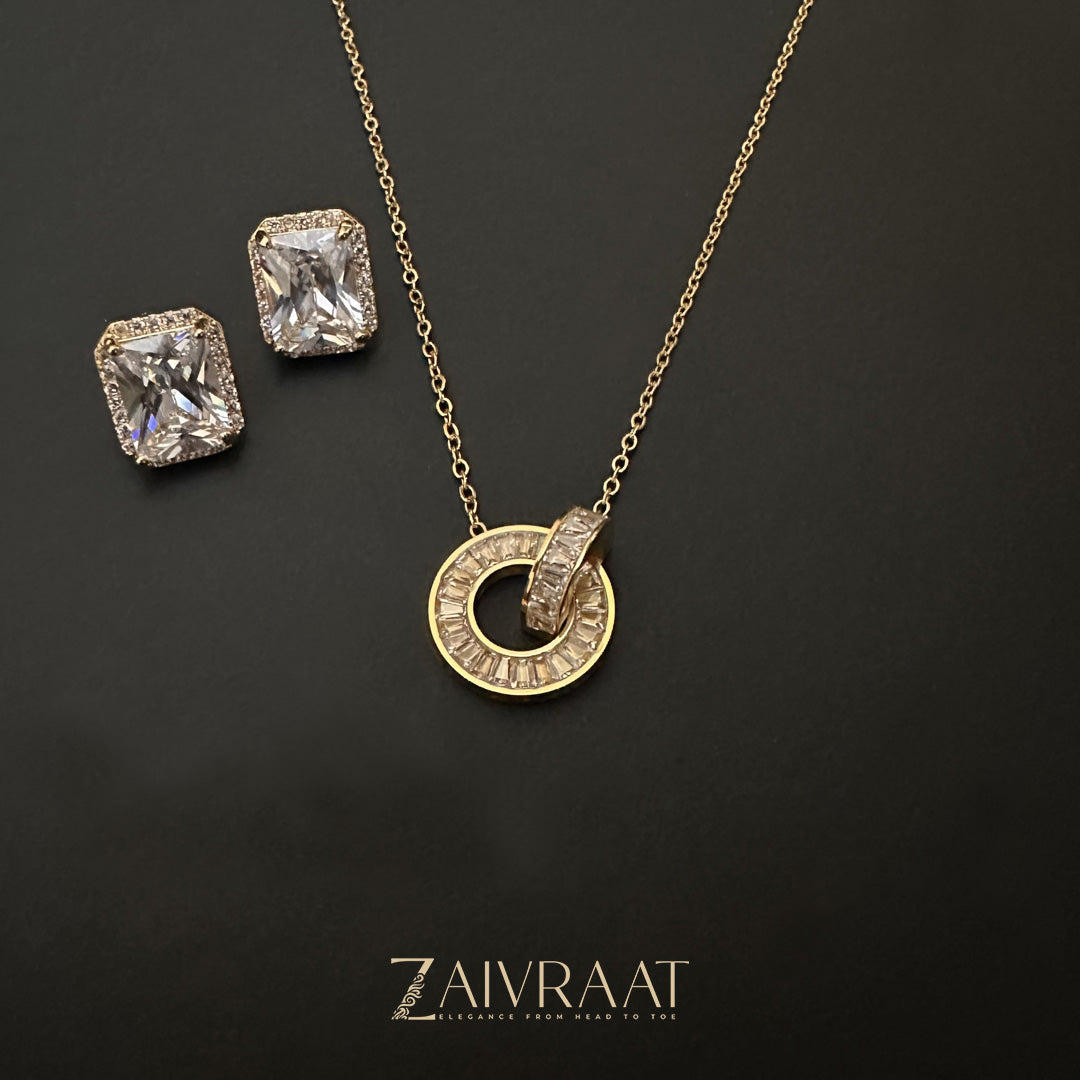 Avary Gold Necklace Set