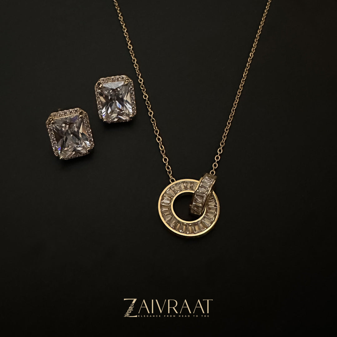 Avary Gold Necklace Set