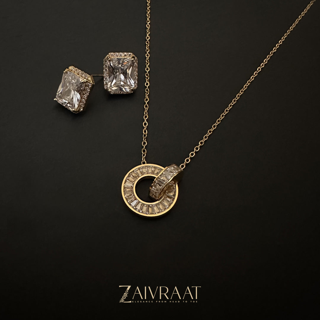 Avary Gold Necklace Set