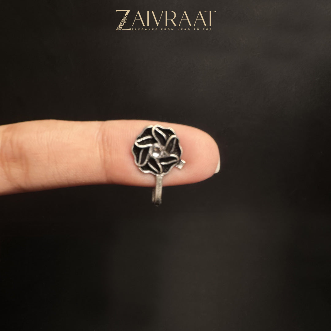 Qulab - Antique Nose Ring (silver)