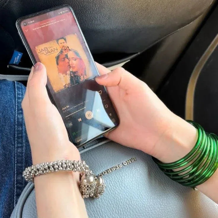 Yumna Zaidi Inspired Green Glass Bangles - Zaivraat