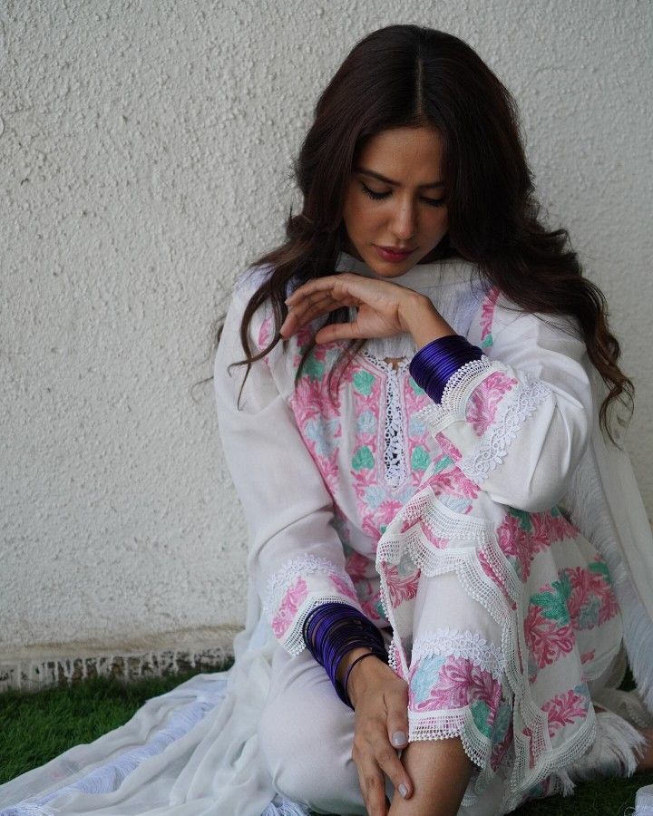 Sonam Bajwa inspired Glass Bangles (Pack of 24)